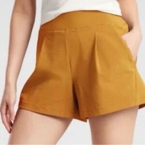 Athleta Textured Brooklyn Short Size 10 Tuscan Gold Color